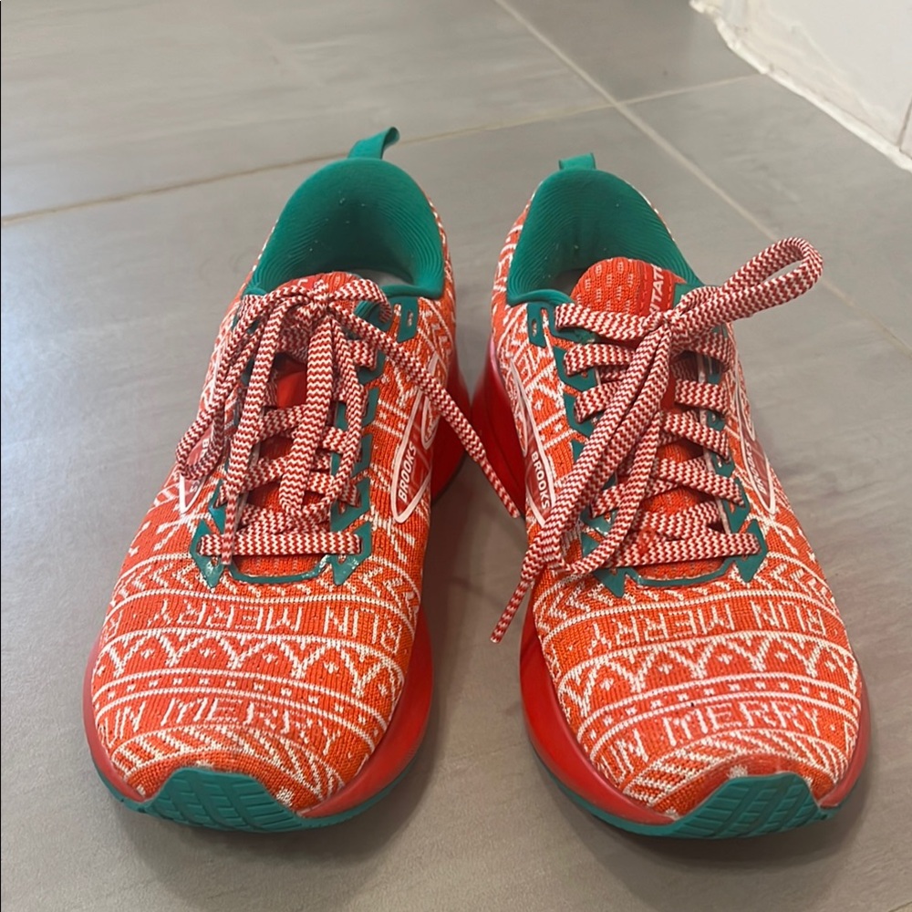Brooks Run Merry Shoes